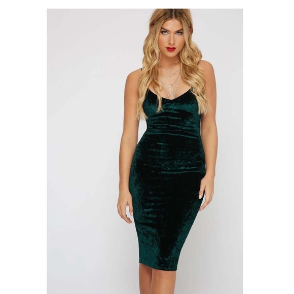 Dresses & Skirts - Velvet Bodycon midi dress